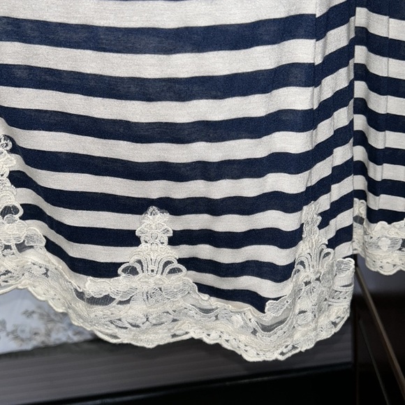 Top - Picture 4 of 4